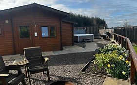 Lochinvar - Highland Log Cabin With Private Hot Tub